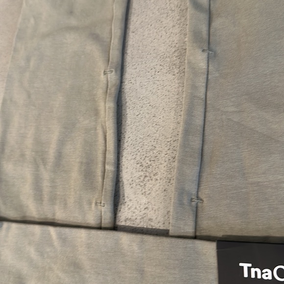 Aritzia TNA Chill High Rise Leggings - Picture 9 of 10